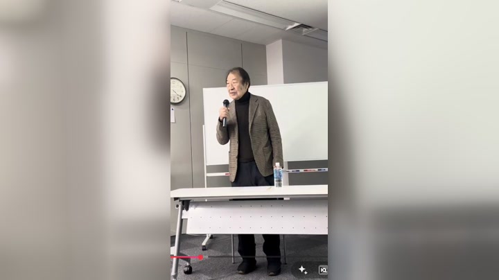 第182回特別例会「発達障害児激増の背景とオーガニック給食」の講演中の様子